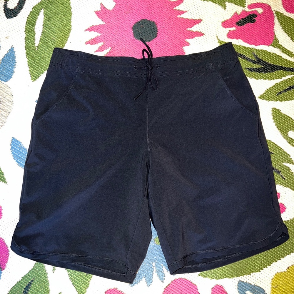 LANDS' END Women's Black Elastic Waist Pocketed Long Athletic Shorts  8 P NWOT